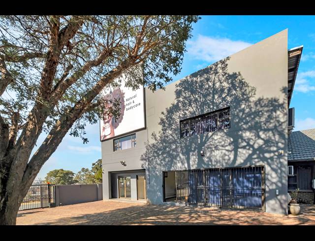 8 BEDROOM HOUSE FOR SALE IN WENDYWOOD
